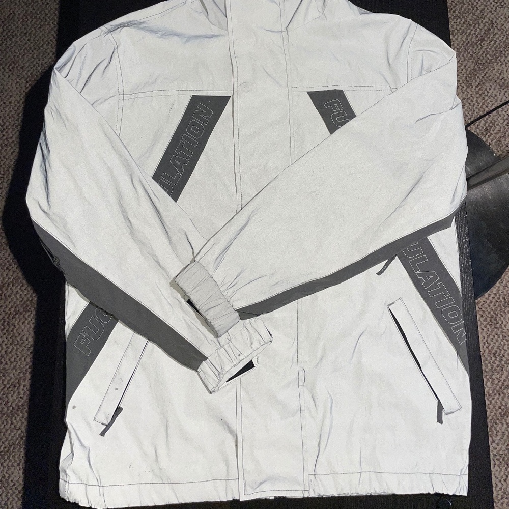 FTP Alpine Reflective Parka – Silver – Size M – Gently Used